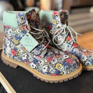 Timberland Boots size 10 women. Excellent condition